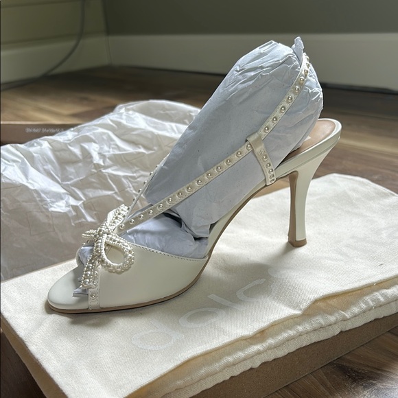 Dolce Vita White Satin Pearl Heels - Size 7 - Picture 3 of 9